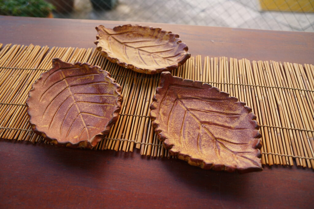 たたら作りの葉皿